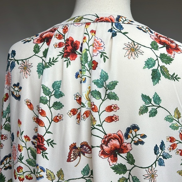 Beautiful floral top - Picture 6 of 10